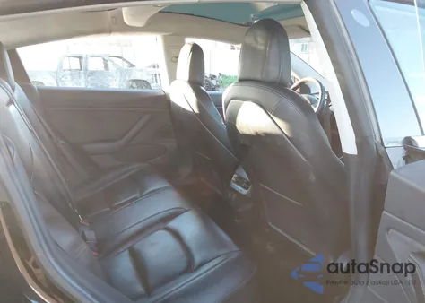 2018 Tesla Model 3 Long Range/Mid Range from USA, damaged, VIN 5YJ3E1EA5JF028028